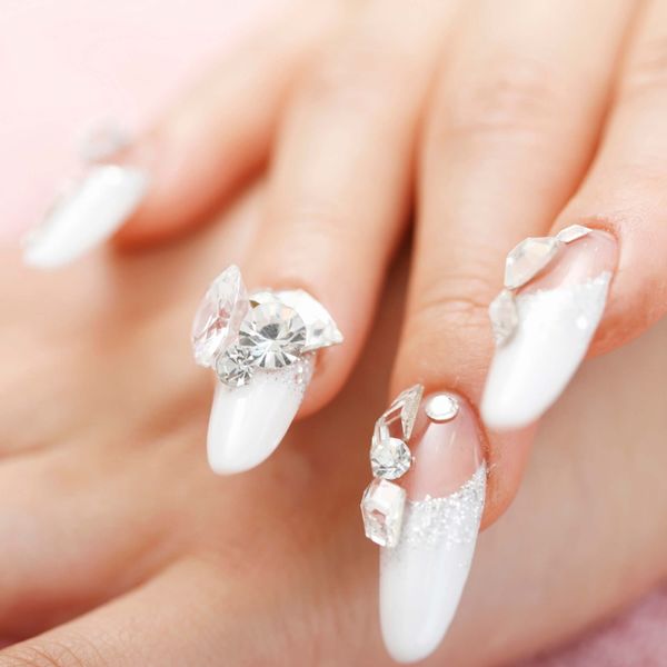 上野のネイルサロンではプライベートを守るため半個室を用意しております